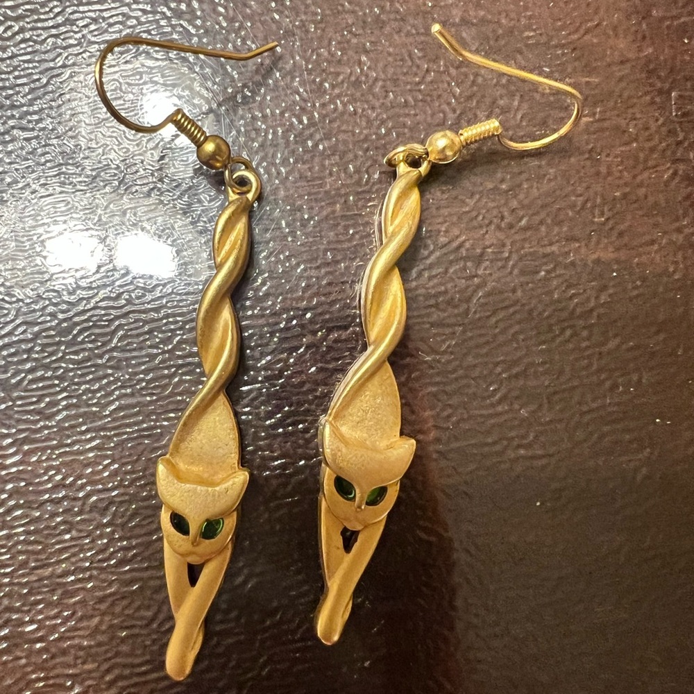 Vintage AJC 1990s Matte Gold Tone Cat Earrings